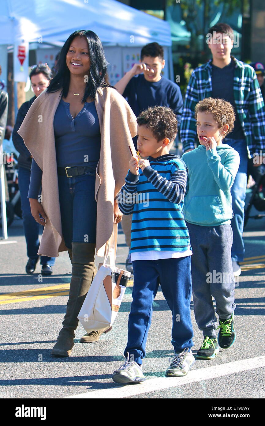 Garcelle Beauvais takes her twin sons to the Studio City Farmers Market(02)