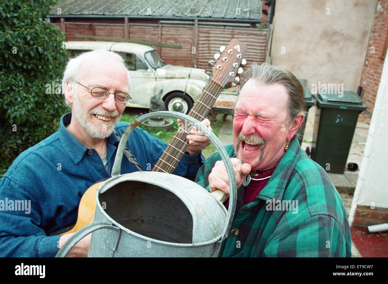 The New Modern Idiot Band...as they are now, Rob Armstrong (left) and Rod Felton. 9th April 2002. Stock Photo
