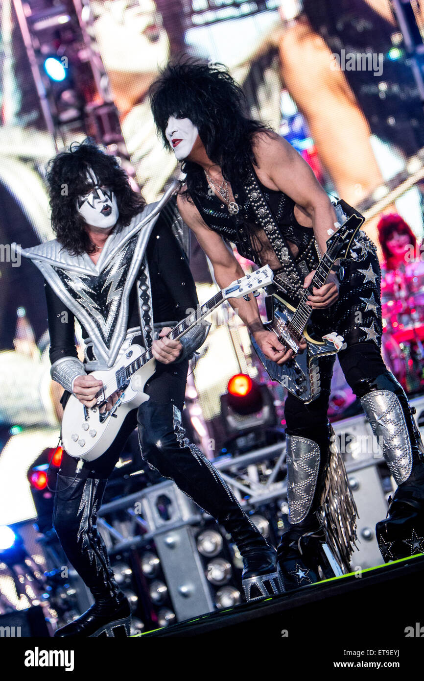 KISS Demon, kiss, rock n roll, demon, music, bass, awesome, best, HD phone  wallpaper