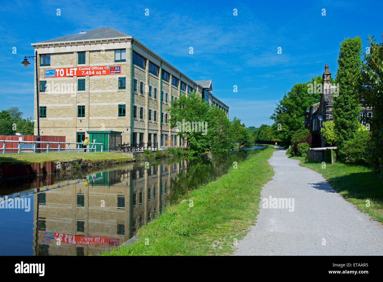 The Leeds and Liverpool Canal at Shipley, West Yorkshire, England UK Stock Photo