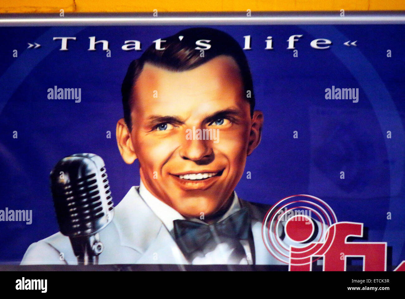 historisches Frank Sinatra Konzertplakat, Berlin. Stock Photo