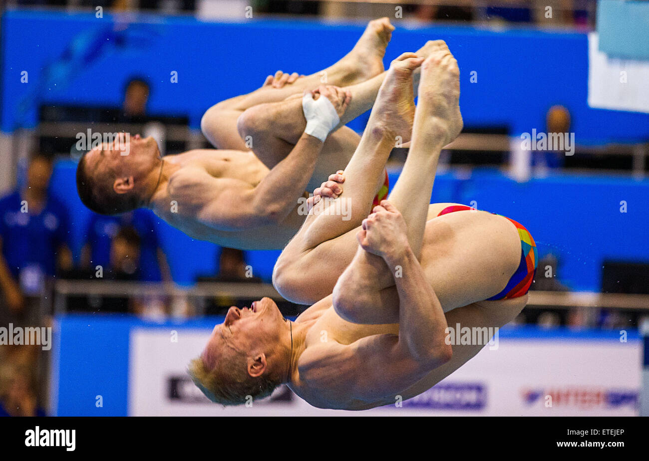 3 meter diving champions hi-res stock photography and images - Alamy