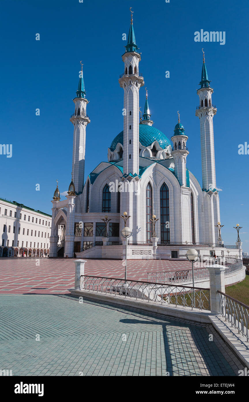 kul-sharif-mosque-in-kazan-kremlin-russia-stock-photo-alamy