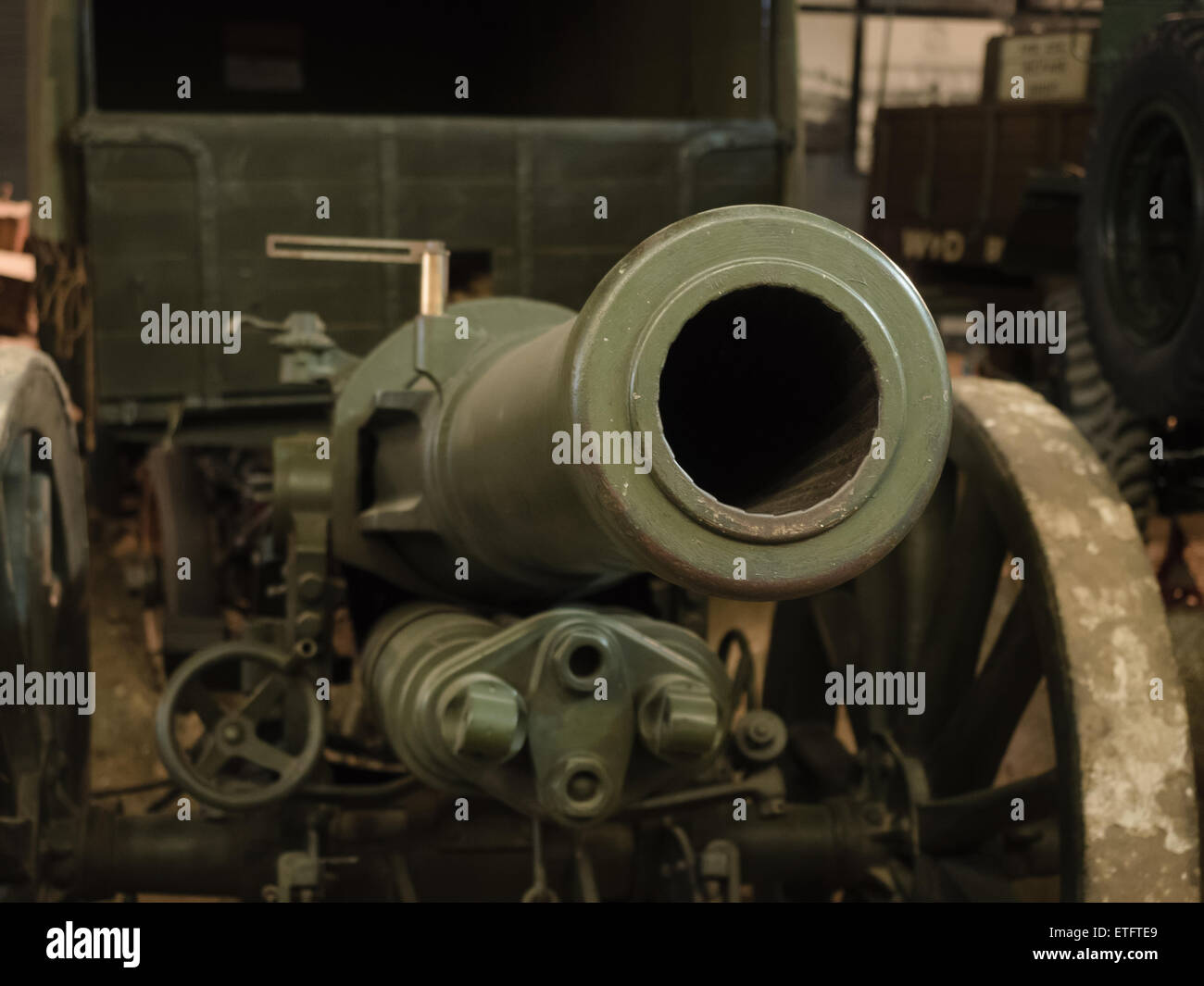 First Rifled Barrle A WW1 vintage Field Gun barrel Stock Photo - Alamy