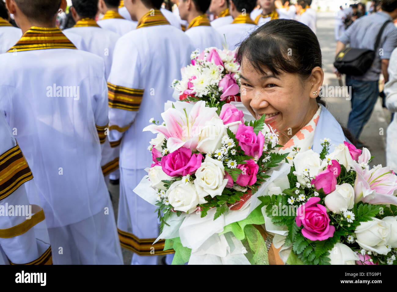 Thailand university student graduation hi-res stock photography and ...