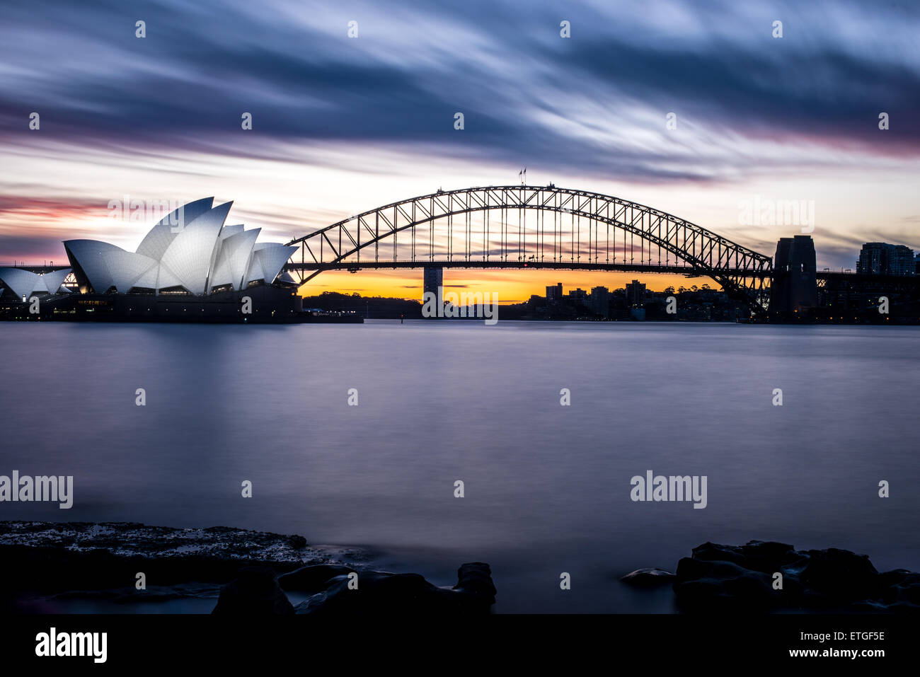 Winter sunset at the Sydney Opera House and Harbour Bridge Stock Photo ...