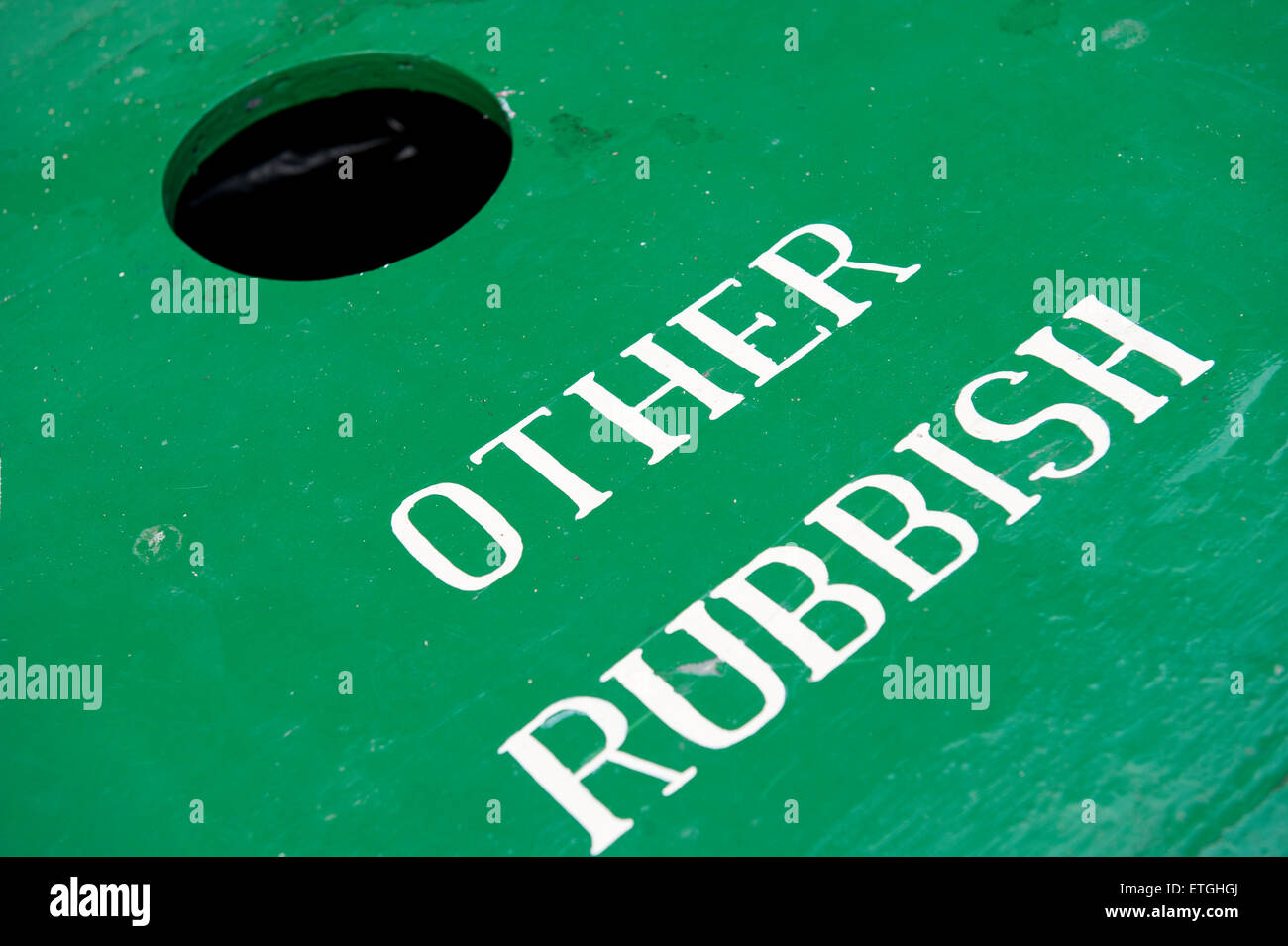 Empty dustbin hi-res stock photography and images - Alamy