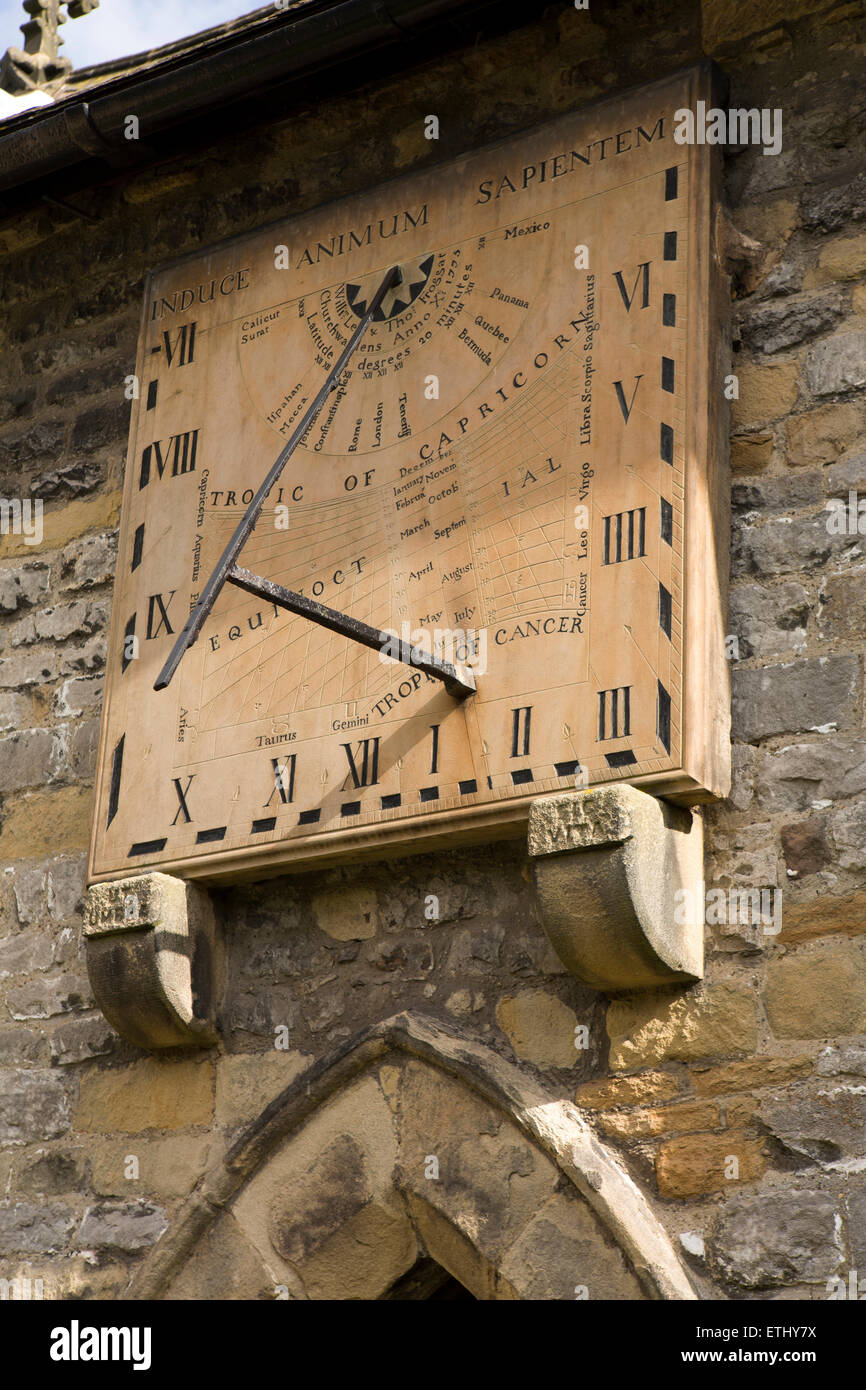 UK, England, Derbyshire, Eyam, Parish Church of St Lawrence, 1775 sundial, by churchwardens William, Lee and Thomas Frogatt Stock Photo