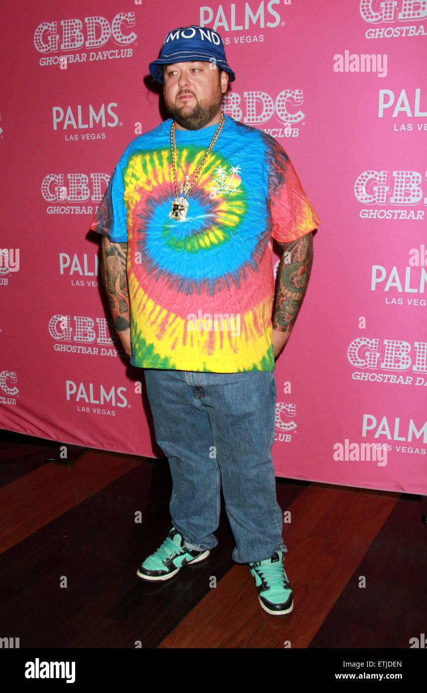 Austin ‘Chumlee’ Russell debuts at Ghostbar Dayclub inside Palms Resort