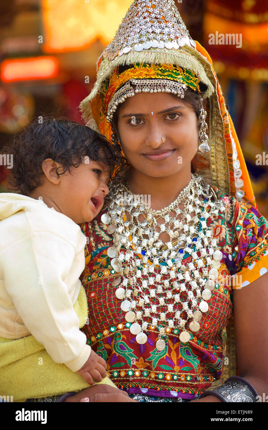 Indian  woman dressed in traditional Rajasthani dress, Mount Abu, Rajasthan, India Stock Photo
