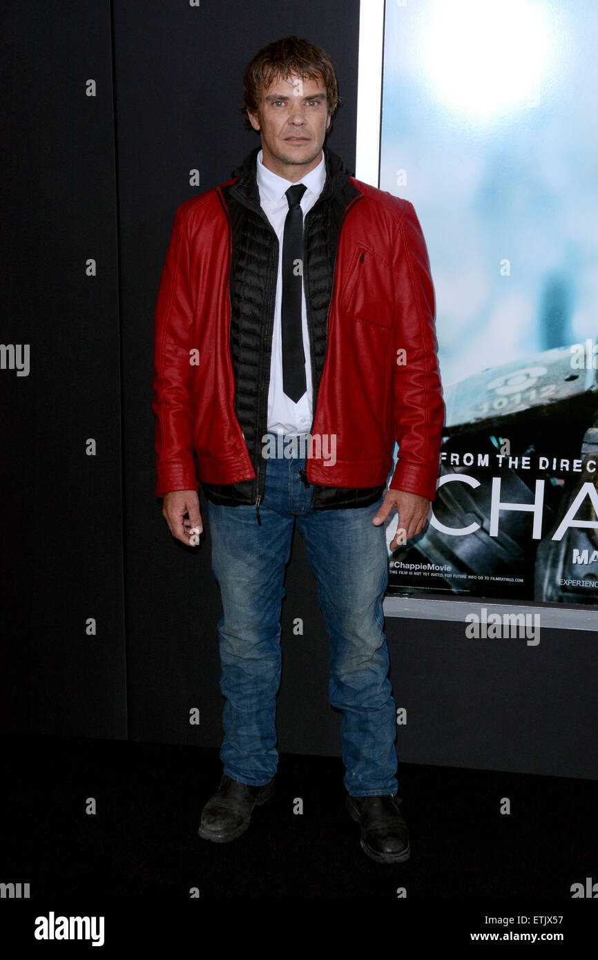 World premiere chappie red carpet hi-res stock photography and images ...