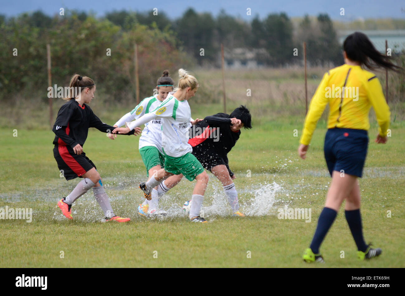 Rain Soccer Women Stock Photos & Rain Soccer Women Stock Images Alamy