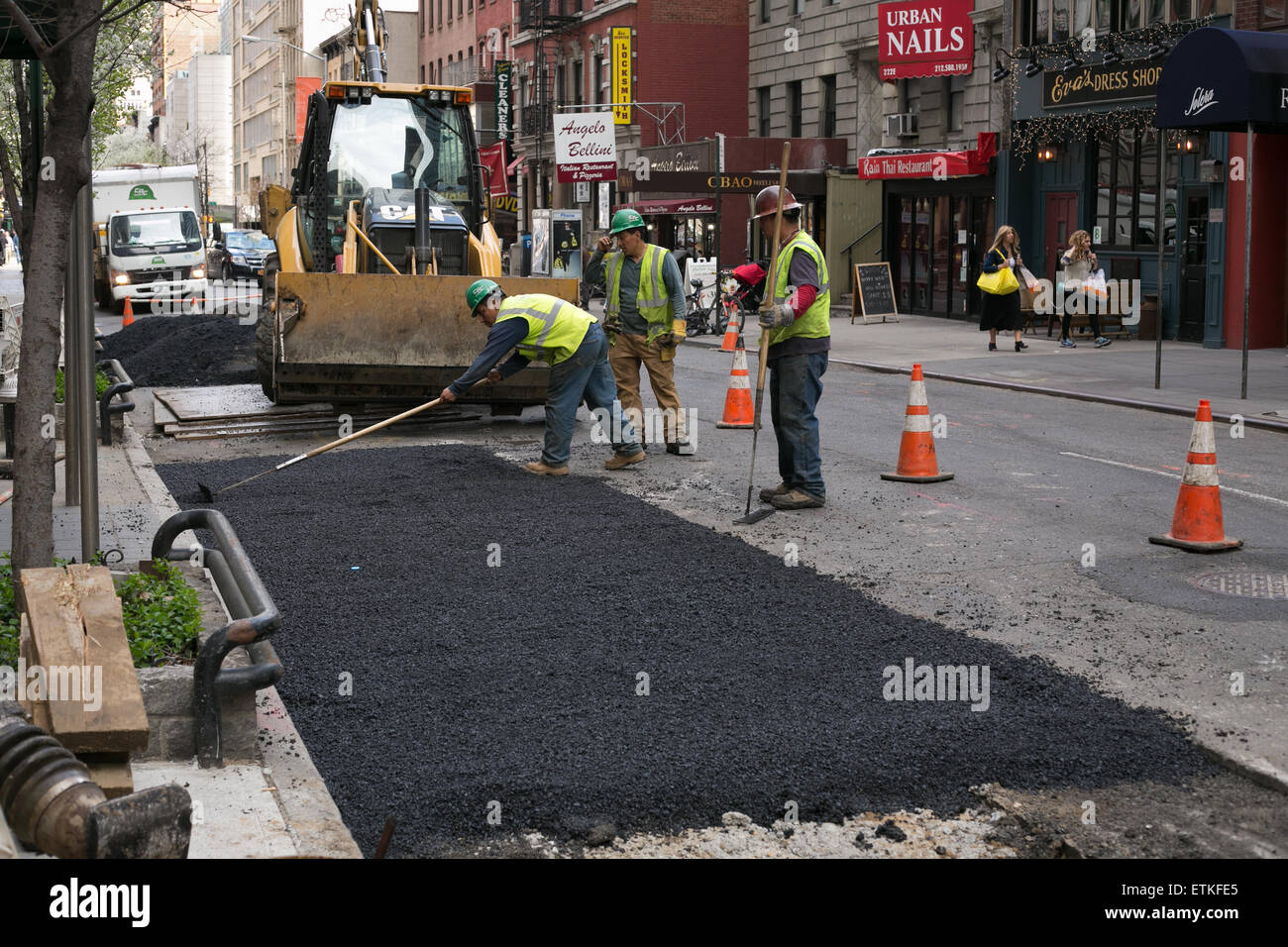 Tarring road hires stock photography and images Alamy
