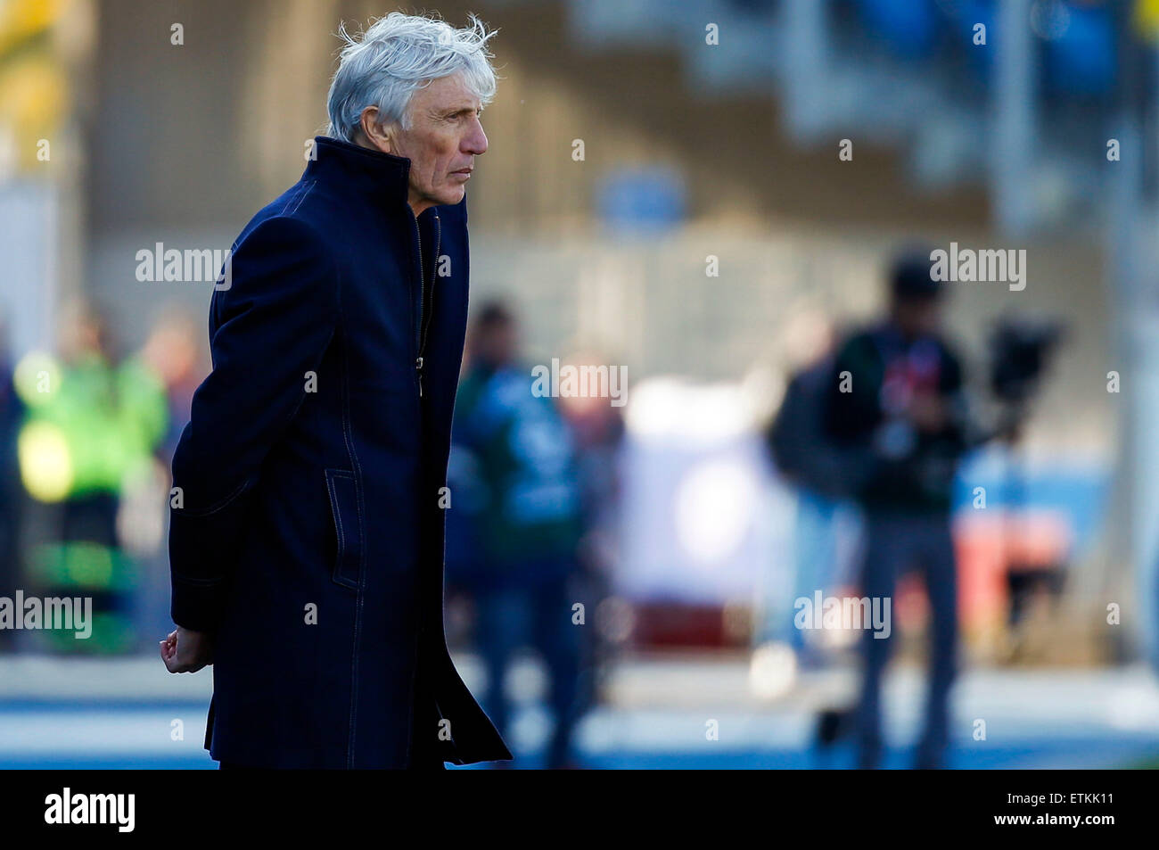 Rancagua, Chile. 14th June, 2015. Jose Pekerman, head coach of Colombia, reacts during a Group C match between Colombia and Venezuela at Copa America 2015 in Rancagua, Chile, June 14, 2015. Colombia lost the match 0-1. Credit:  COLPRENSA/Xinhua/Alamy Live News Stock Photo