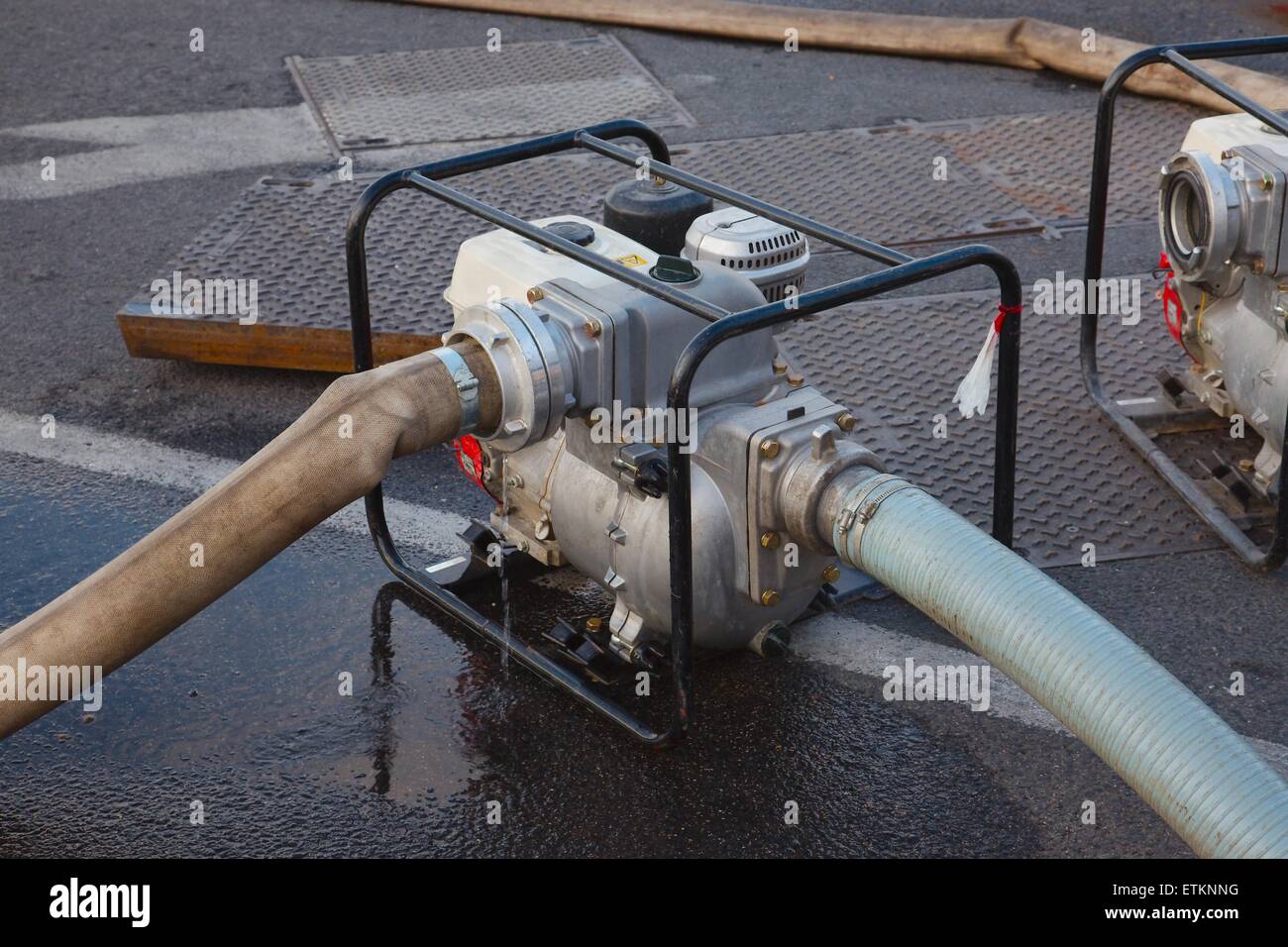 Pump water out of canal hires stock photography and images Alamy
