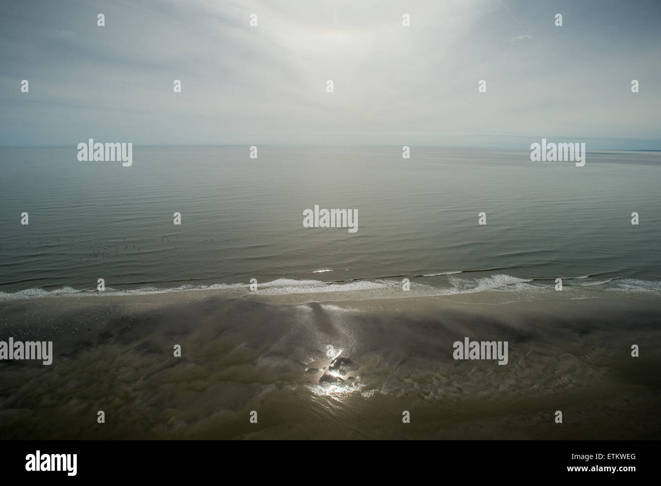 Sky water reflection calm hi-res stock photography and images - Alamy