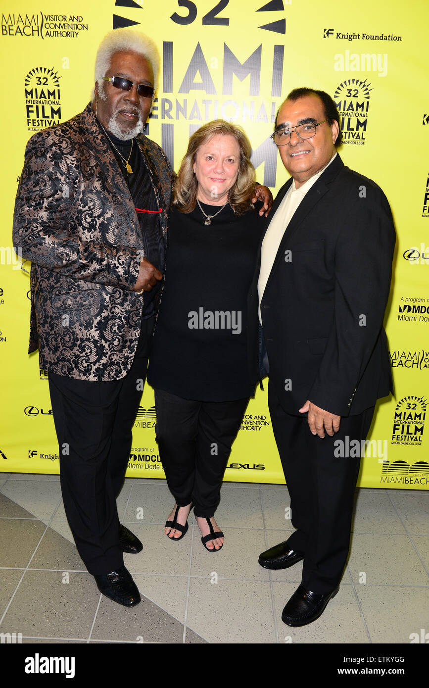 Miff Screening Of The Record Man Arrivals Featuring Singer Stock Photo Alamy Vídeos, traduções e muito mais. https www alamy com stock photo miff screening of the record man arrivals featuring singer benny latimore 84031936 html