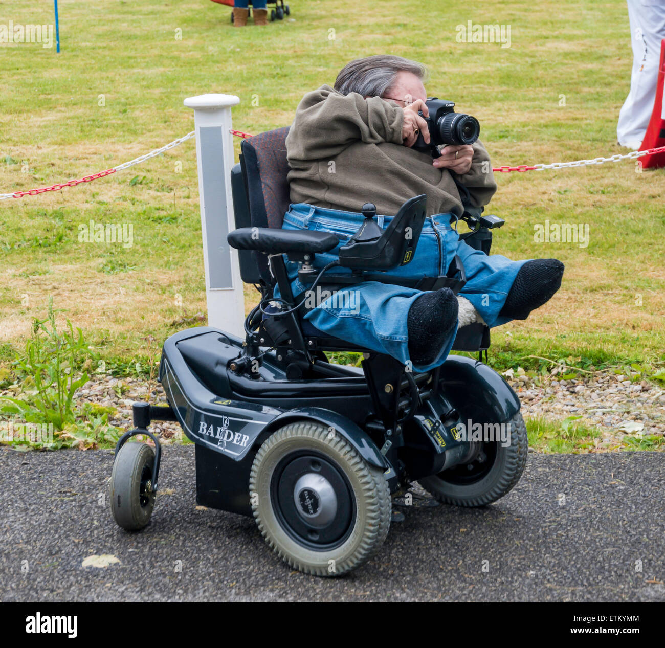 Disabled photographer hi-res stock photography and images - Alamy