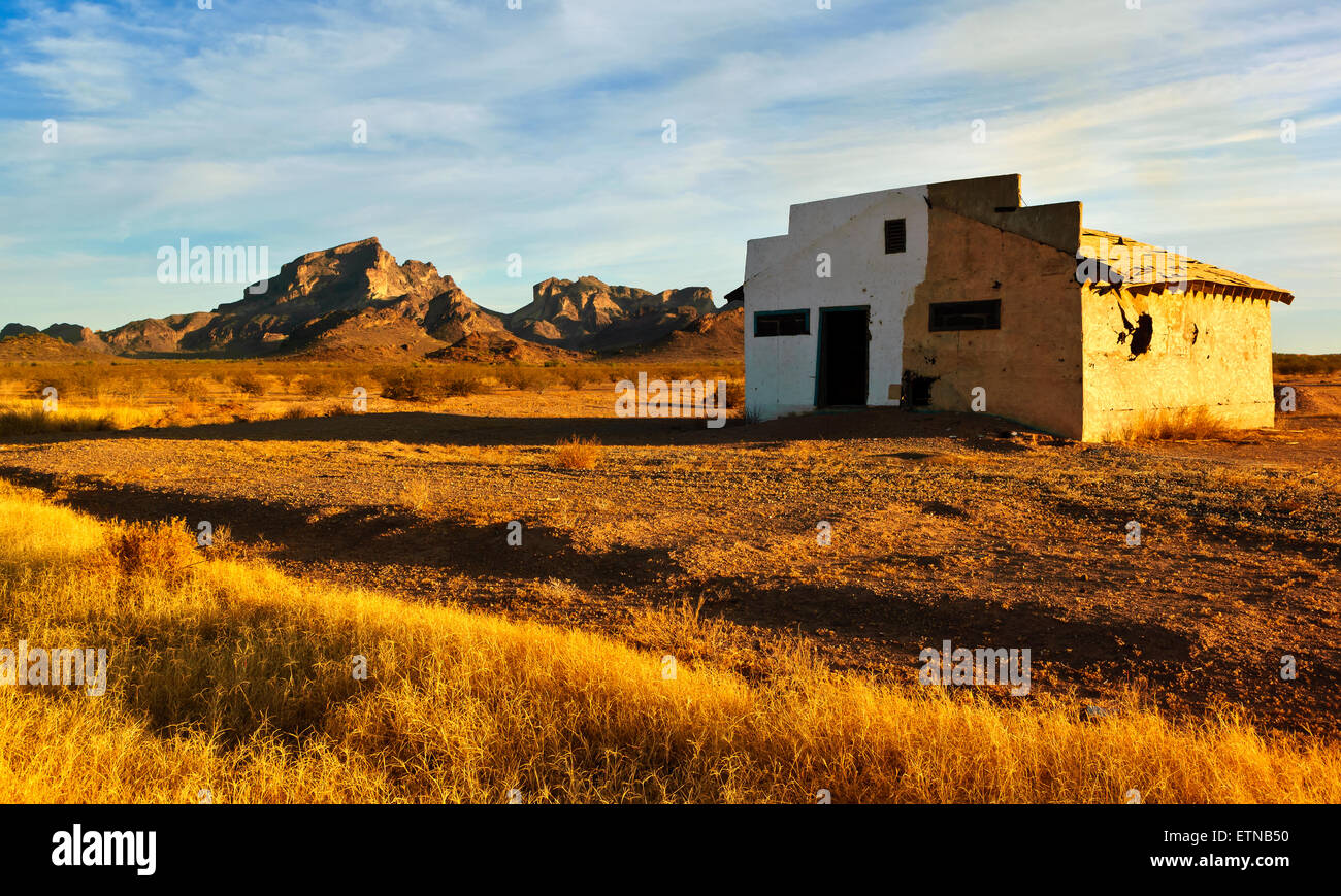 Abandoned home near Saddleback Mountain, Harquahala, Arizona, USA Stock