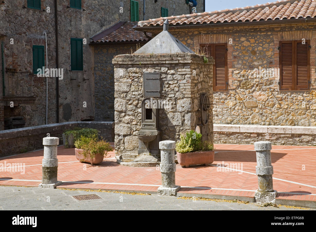europe, italy, tuscany, casal di pari, medieval cistern Stock Photo