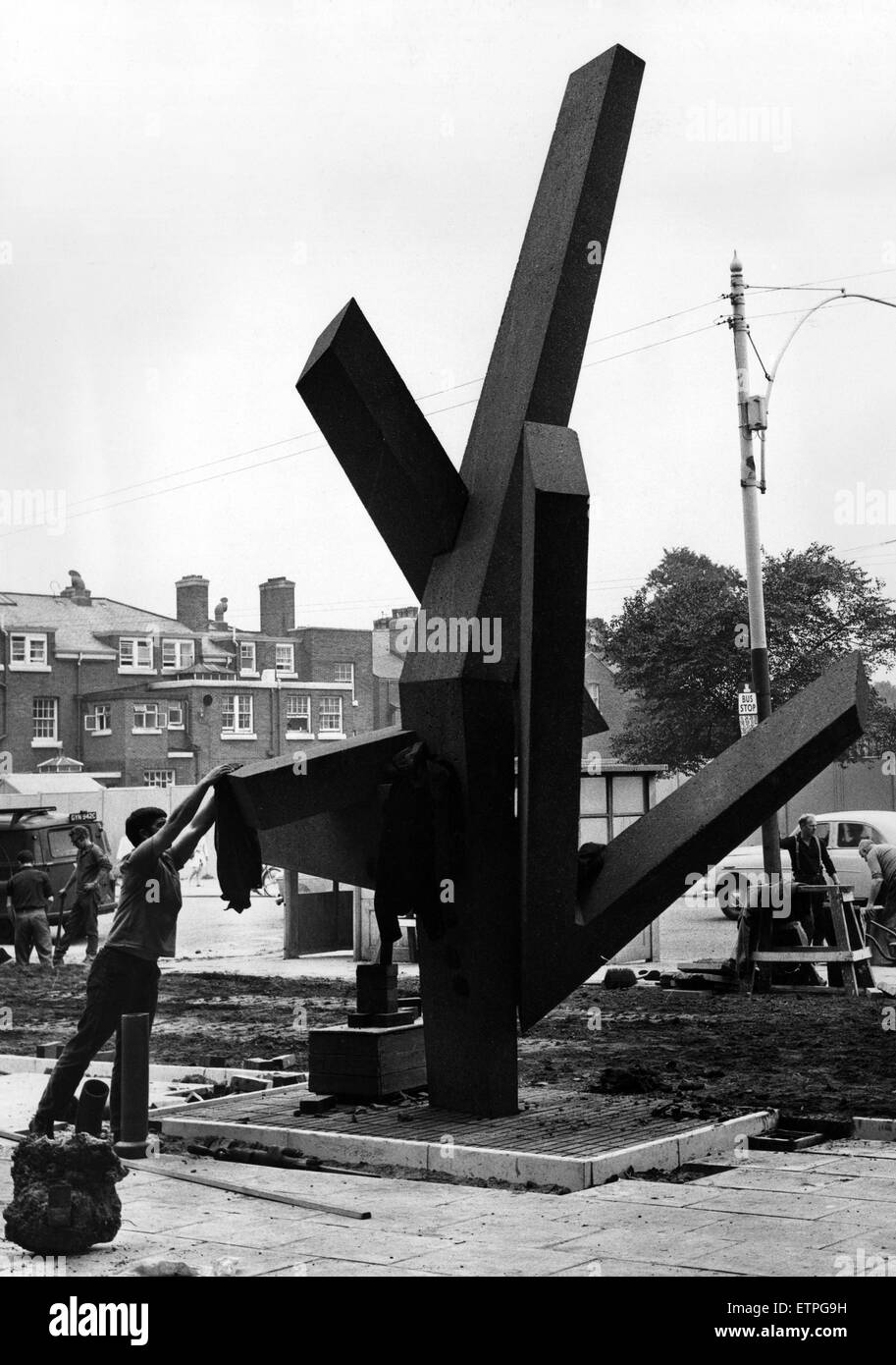 Bootle's £2000 coat hanger , or how to make the abstract functional. This 20ft. high sculpture by Roger Leigh has been erected in front of Bootle's new office block, St Martin's House. 8th September 1969. Stock Photo