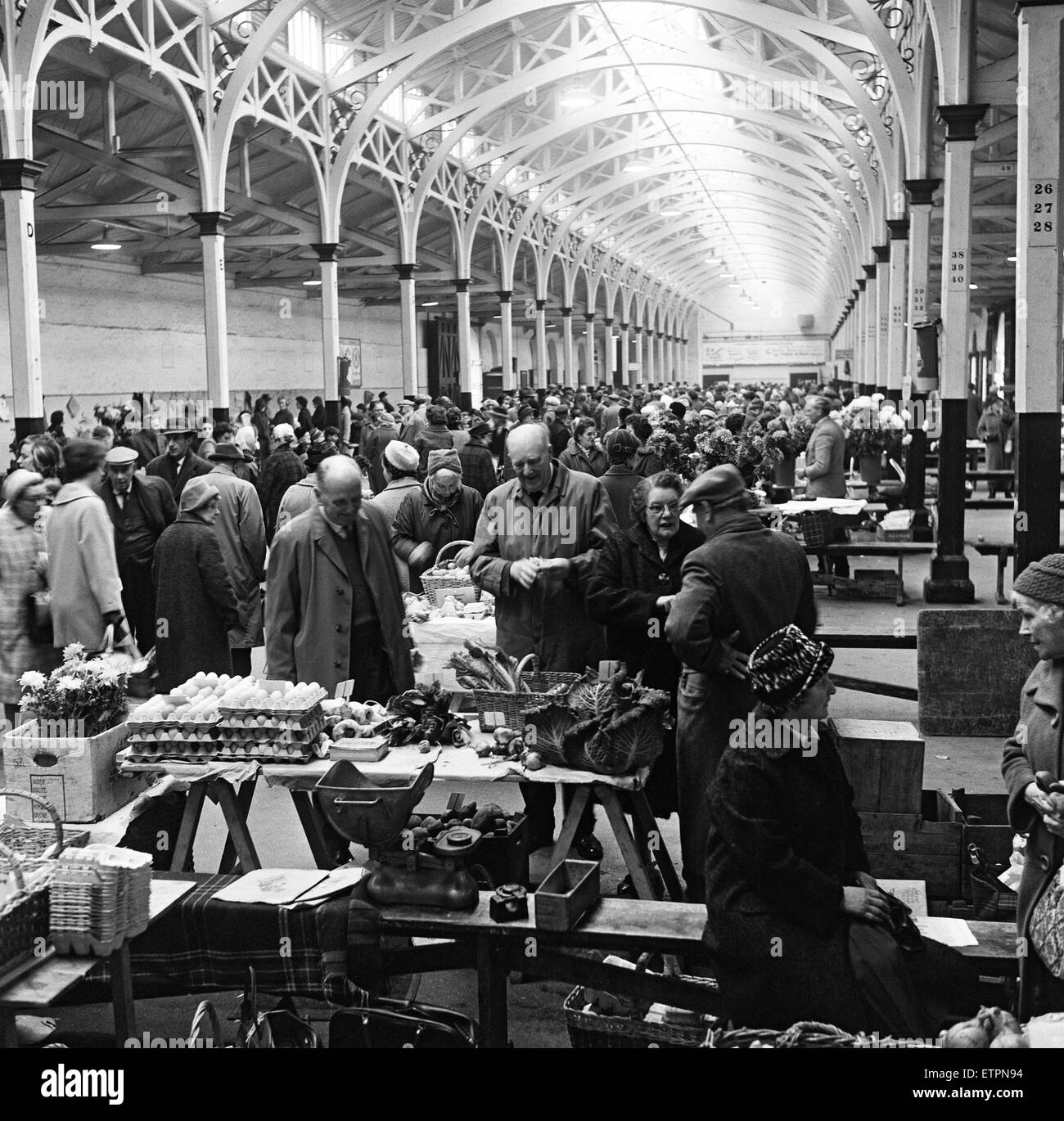 Market scenes in Barnstaple, North Devon. 9th January 1966 Stock Photo