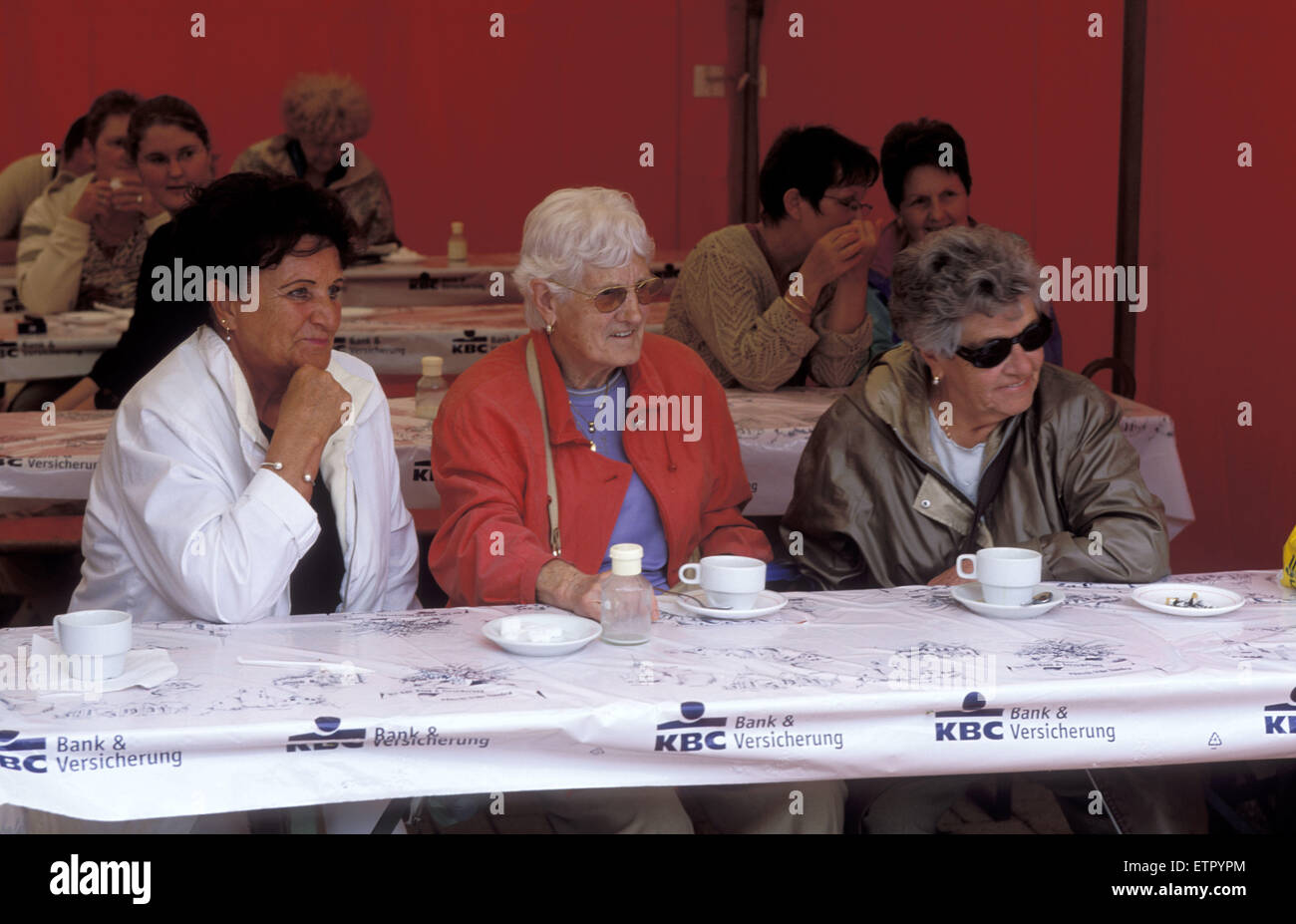BEL, Belgium, Eastbelgium, St. Vith, seniors drinking coffee at a street party.  BEL, Belgien, Ostbelgien, St. Vith, Markt, Seni Stock Photo