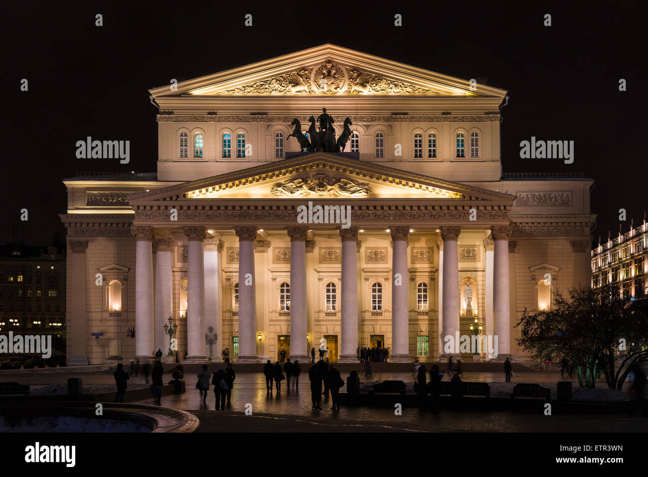Bolshoi Theater of Moscow in winter night Stock Photo - Alamy, image size:1300x956
