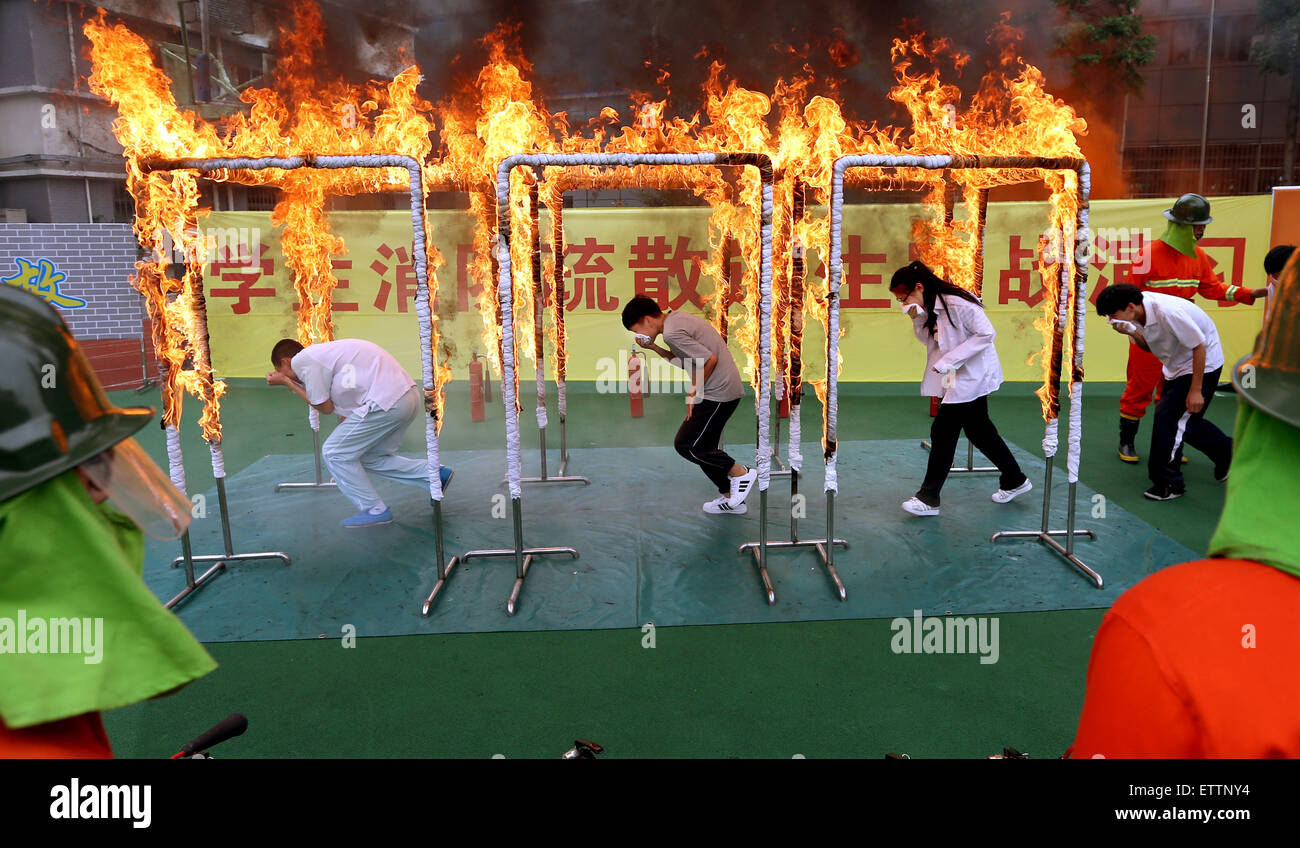 China vocational hi-res stock photography and images - Alamy