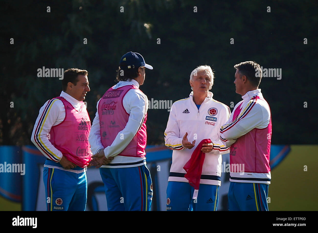 Santiago, Chile. 15th June, 2015. Head coach Jose Pekerman (2nd R) of Colombia takes part in a training session in Santiago, Chile, on June 15, 2015. © Mauricio Alvarado/COLPRENSA/Xinhua/Alamy Live News Stock Photo