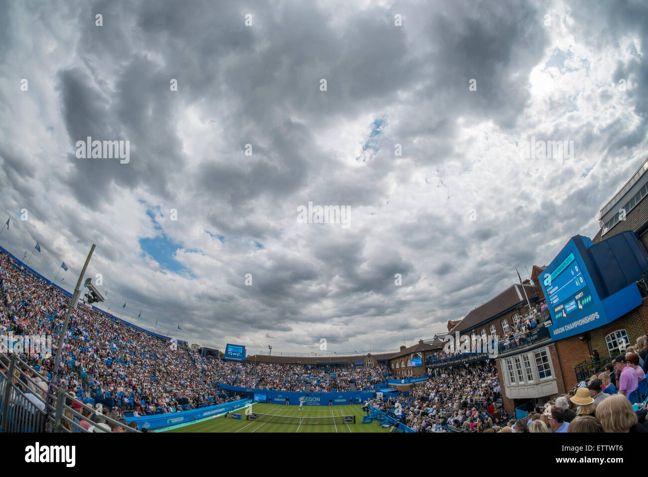 The Queen’s Club, London, UK. 15th June, 2015. Play begins at The Queen’s Club for The Aegon Championships on grass courts with many of the top men appearing over the week of matches. Credit:  Malcolm Park editorial/Alamy Live News Stock Photo