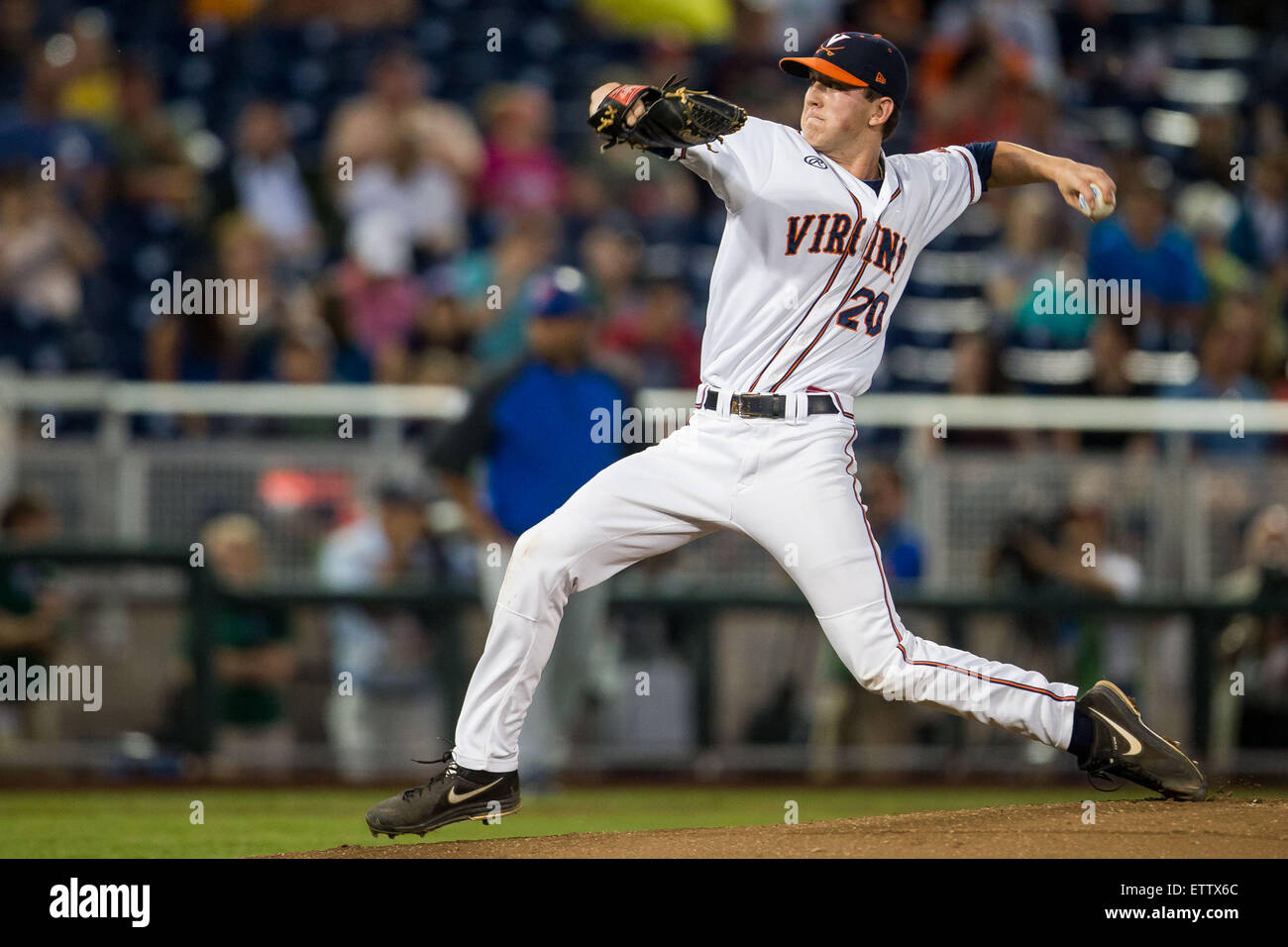 Omaha, NE, USA. 15th June, 2015. Virginia pitcher Brandon Waddell #20 in action during game 6 of the 2015 NCAA Men's College World Series between the Virginia Cavaliers and Florida Gators at TD Ameritrade Park in Omaha, NE.Nathan Olsen/Cal Sport Media/Alamy Live News Stock Photo