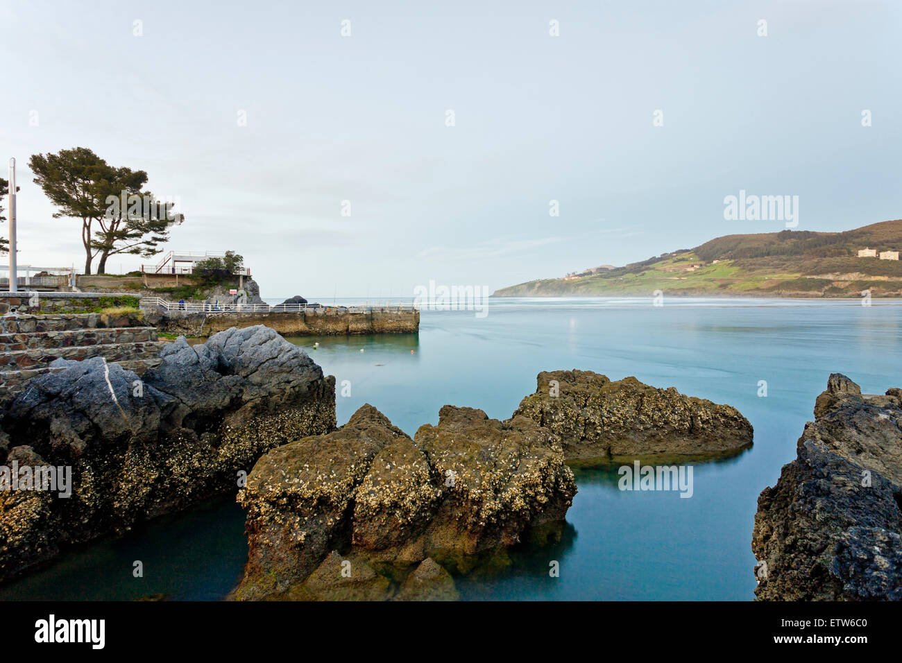 Basque Country Rivers Spain, Basque Country, River mouth at Mundaka Stock Photo - Alamy