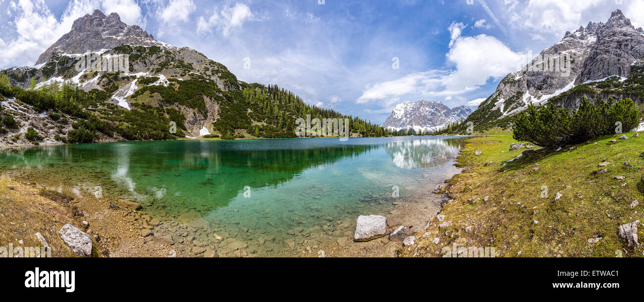 Austria, Tyrol, Ehrwald, Seebensee with Wetterstein Mountains, Plattspitzen Stock Photo