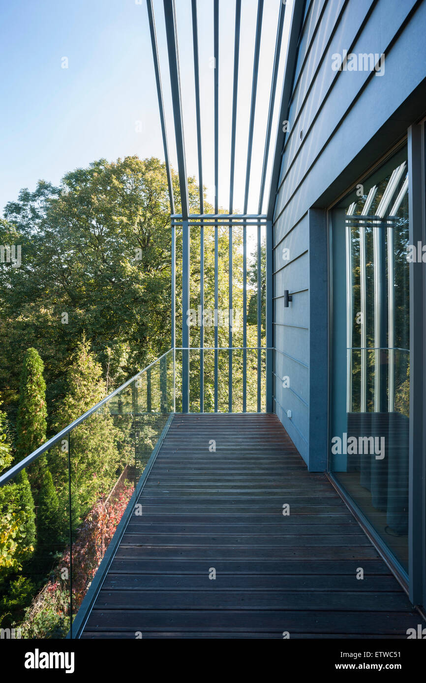 Upper floor balcony. Warsaw Villa, Warsaw, Poland. Architect