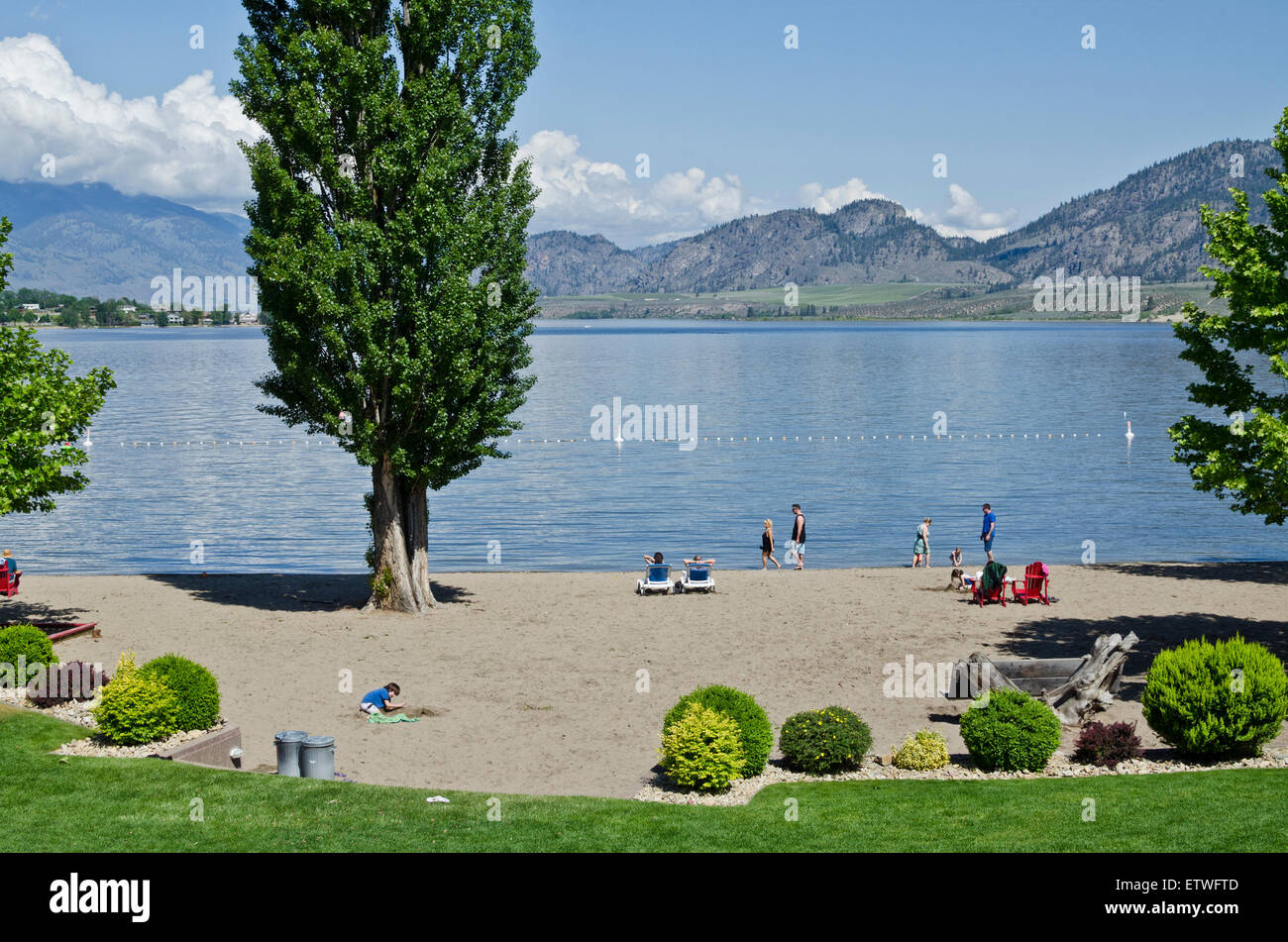 People And Families Enjoying The Beach And Water On Osoyoos Lake In Osoyoos British Columbia Canada Stock Photo Alamy People And Families Enjoying The Beach And Water On Osoyoos Lake In Osoyoos British Columbia Canada Stock Photo Alamy