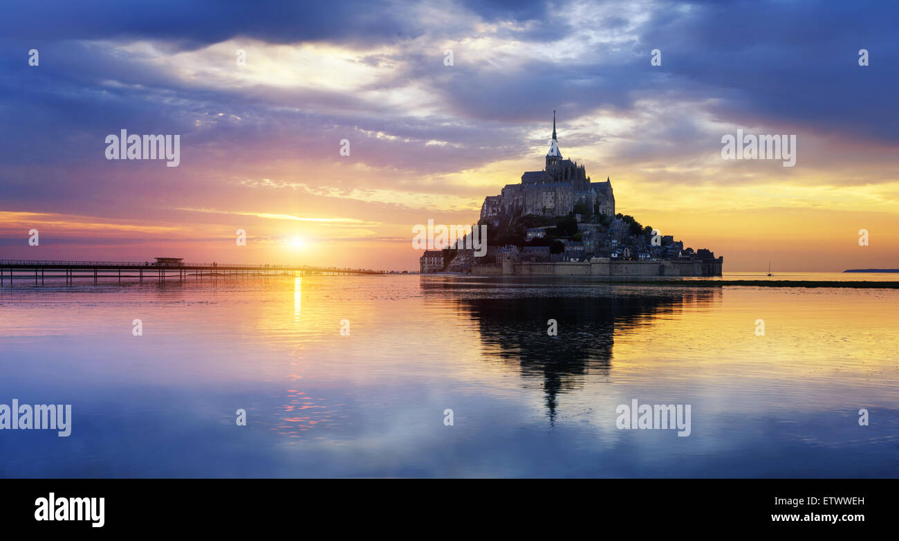 Le Mont-Saint-Michel at sunset, Normandie, Bretagne, France, Europe Stock Photo