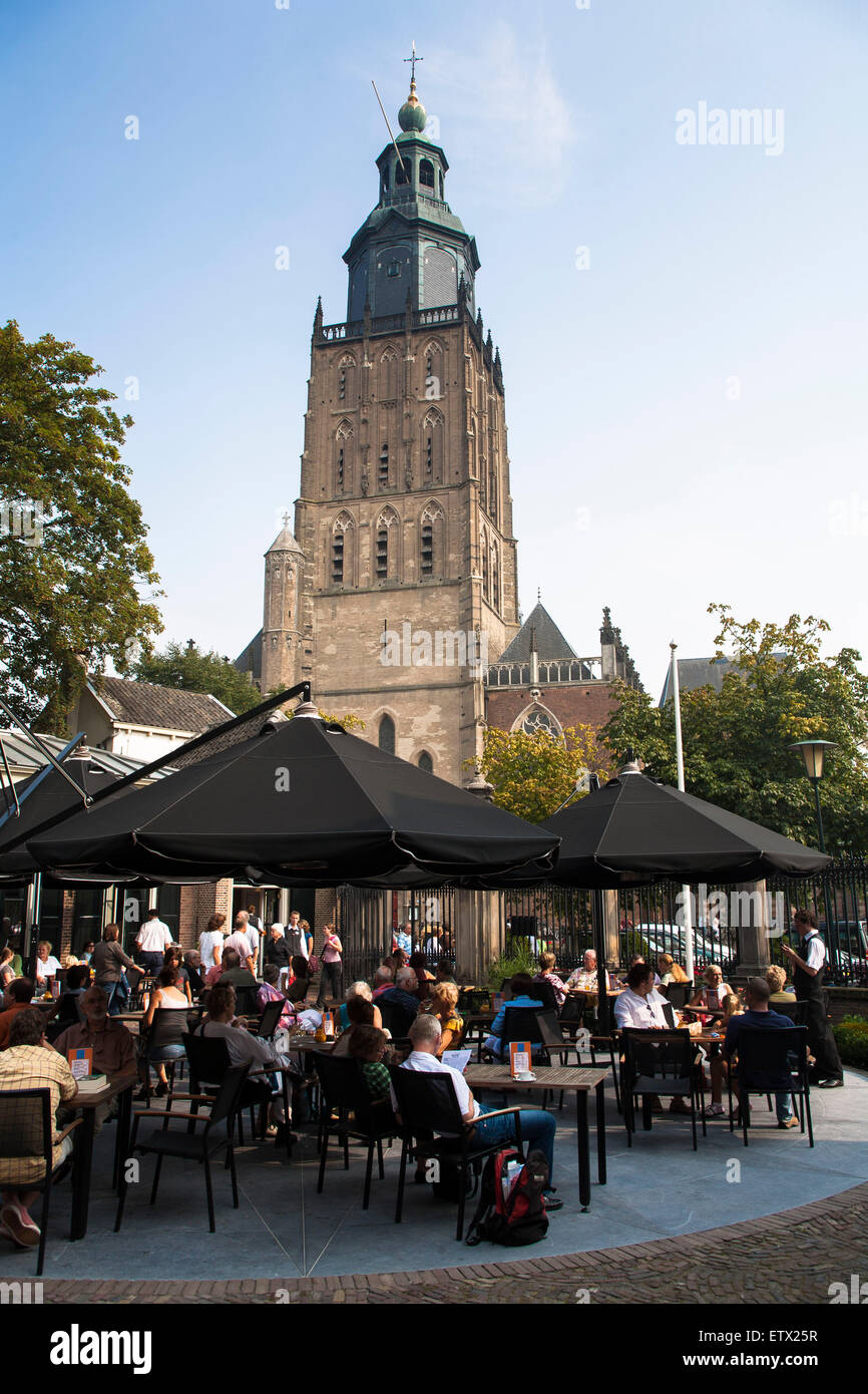 NLD, Netherlands, city of Zutphen, church Sint Walburgskerk, pavement cafe of the Hotel Eden.  NLD, Niederlande, Zutphen, St. Wa Stock Photo