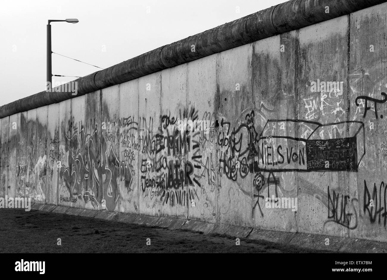 Berlin, Germany, part of the former Border Wall at the Berlin Wall Memorial Stock Photo Alamy