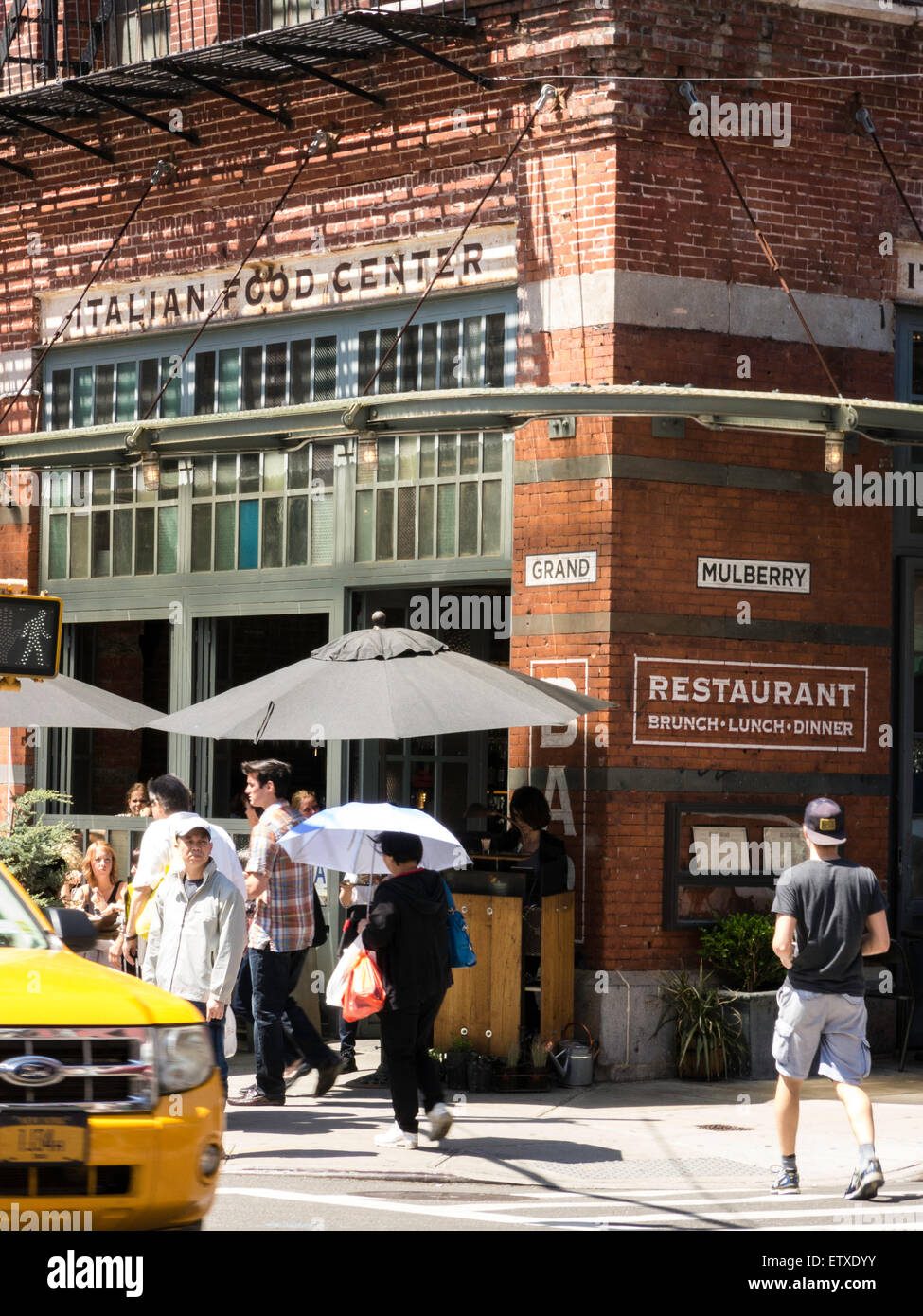 Italian Restaurant in Little Italy, NYC Stock Photo - Alamy