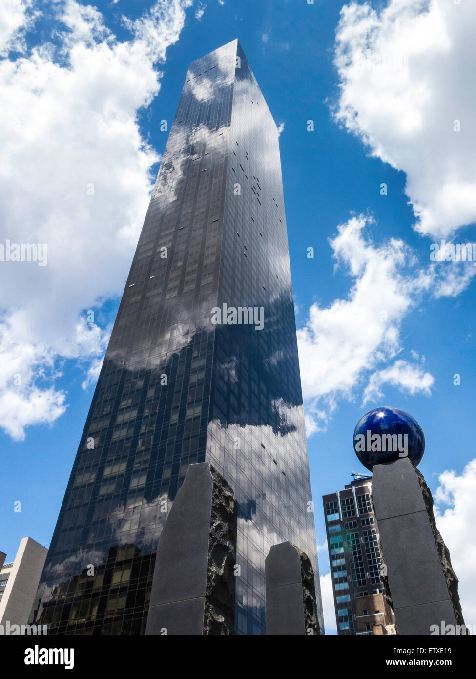 Trump World Tower and the Hope Sculpture, NYC Stock Photo