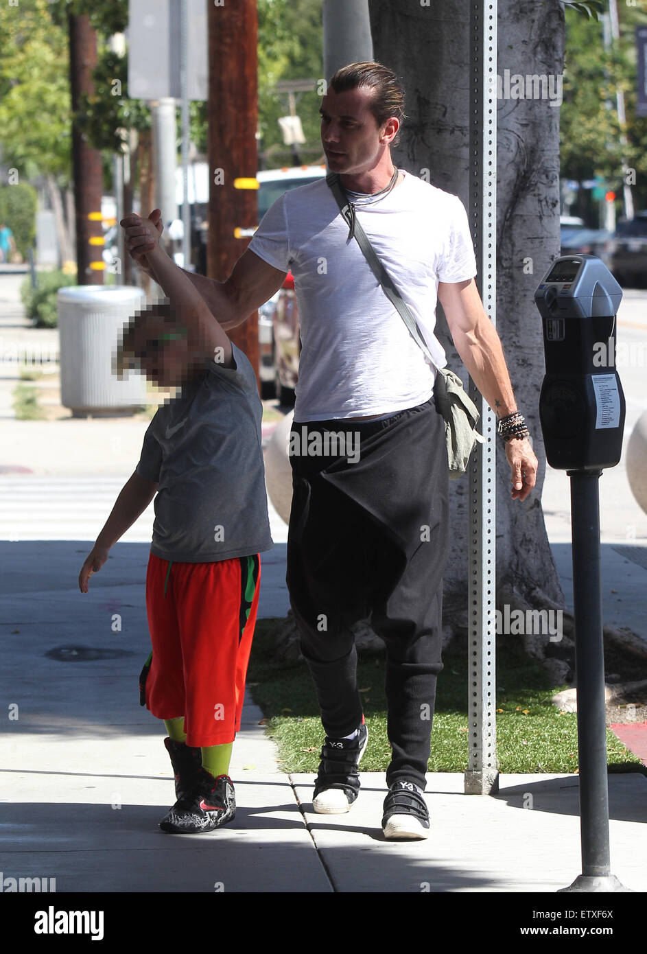 Gavin Rossdale and his son Zuma out and about in West Hollywood(02)