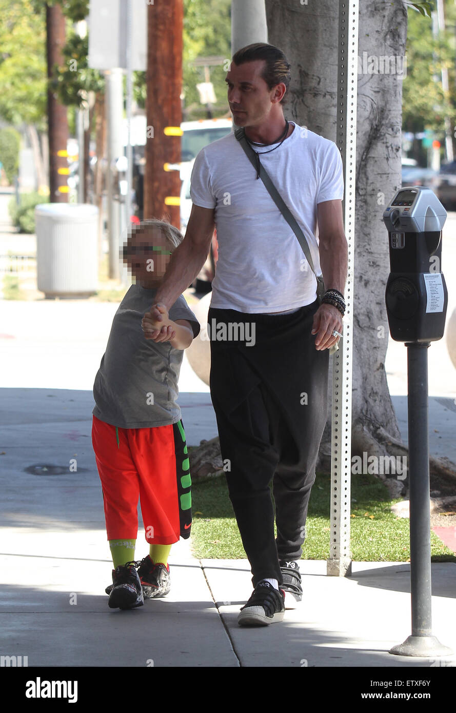 Gavin Rossdale and his son Zuma out and about in West Hollywood(02)