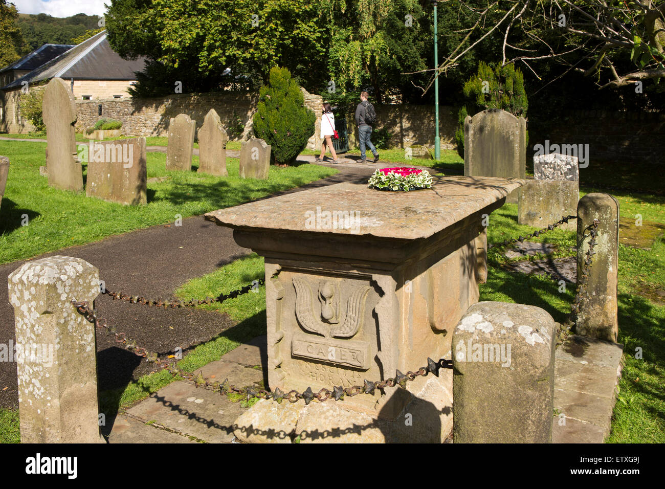 UK, England, Derbyshire, Eyam, Catherine Mompesson’s grave, only plague victim in St Lawrence’s Churchyard Stock Photo