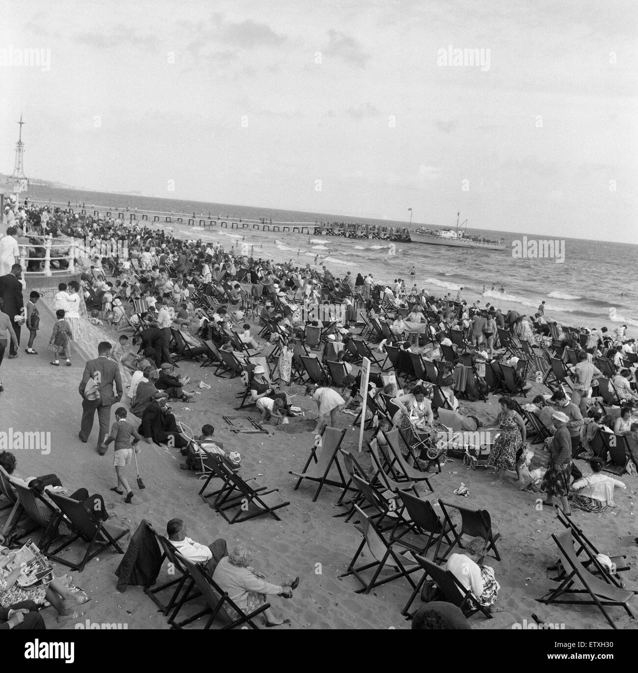 Holiday scenes in Bournemouth, Dorset. 5th August 1961. Stock Photo