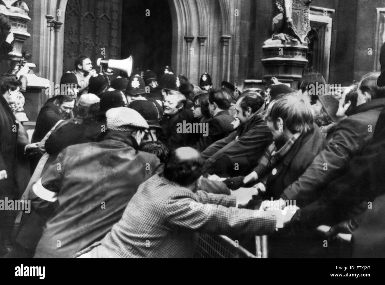1972 Miners Strike. Demonstration outside House of Commons, London, Friday 18th February 1972. The demonstrators from a number of unions and students massed outside the commons in an attempt to lobby MPs. Stock Photo