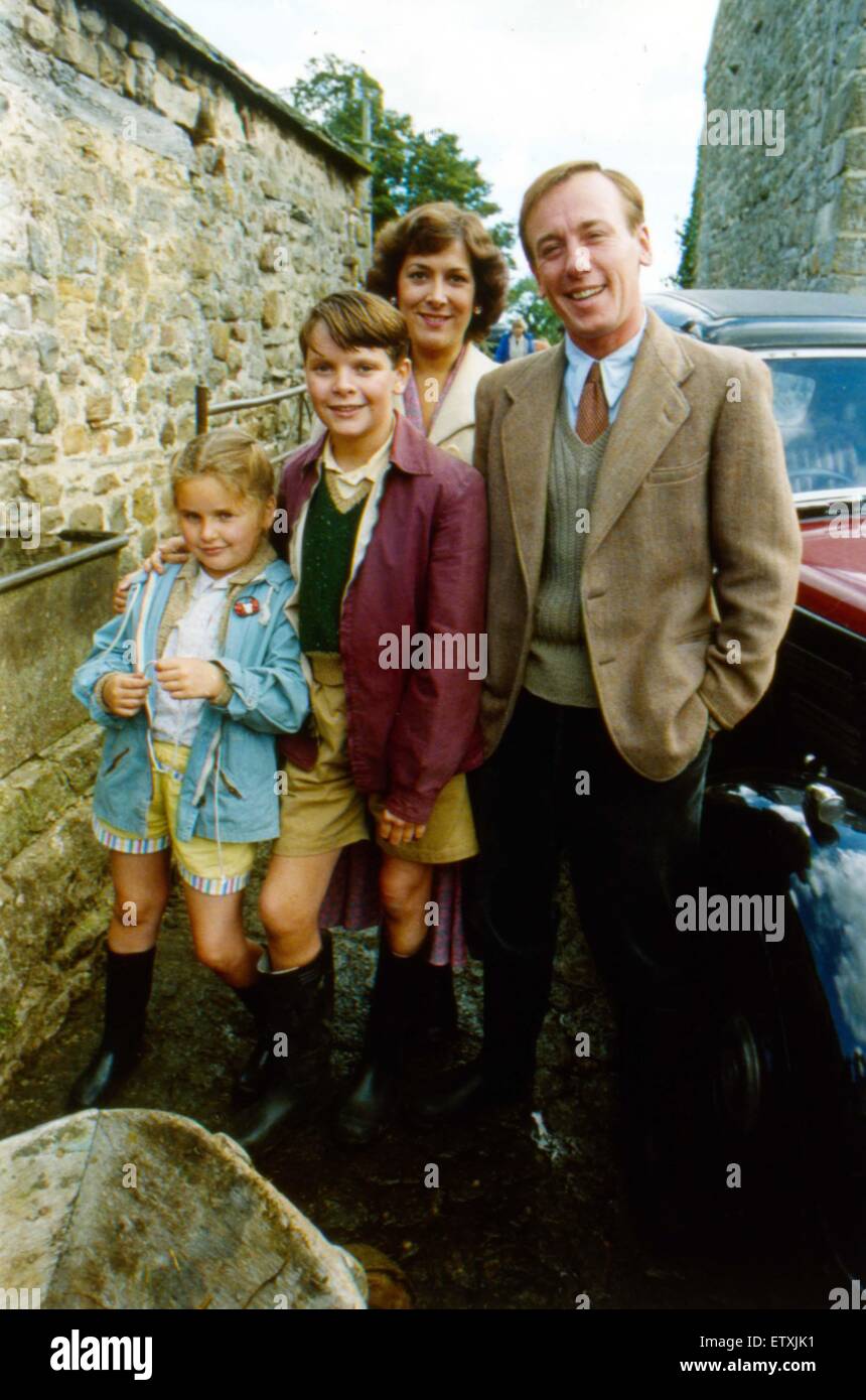 'All Creatures Great and Small' cast members Rebecca Smith, Oliver Wilson, Lynda Bellingham and Christopher Timothy.  January 1988. Stock Photo