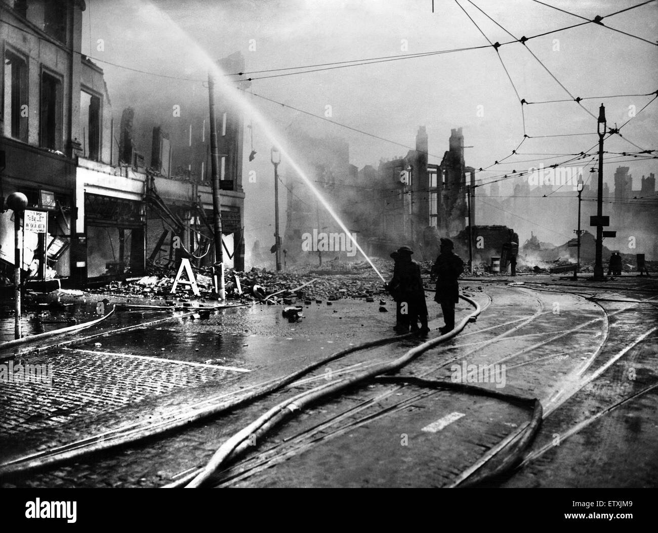 Bomb damage in Liverpool during the Second World War.  A section of St Georges Crescent damaged by fire during the May Raids in Liverpool. May 1941. Stock Photo