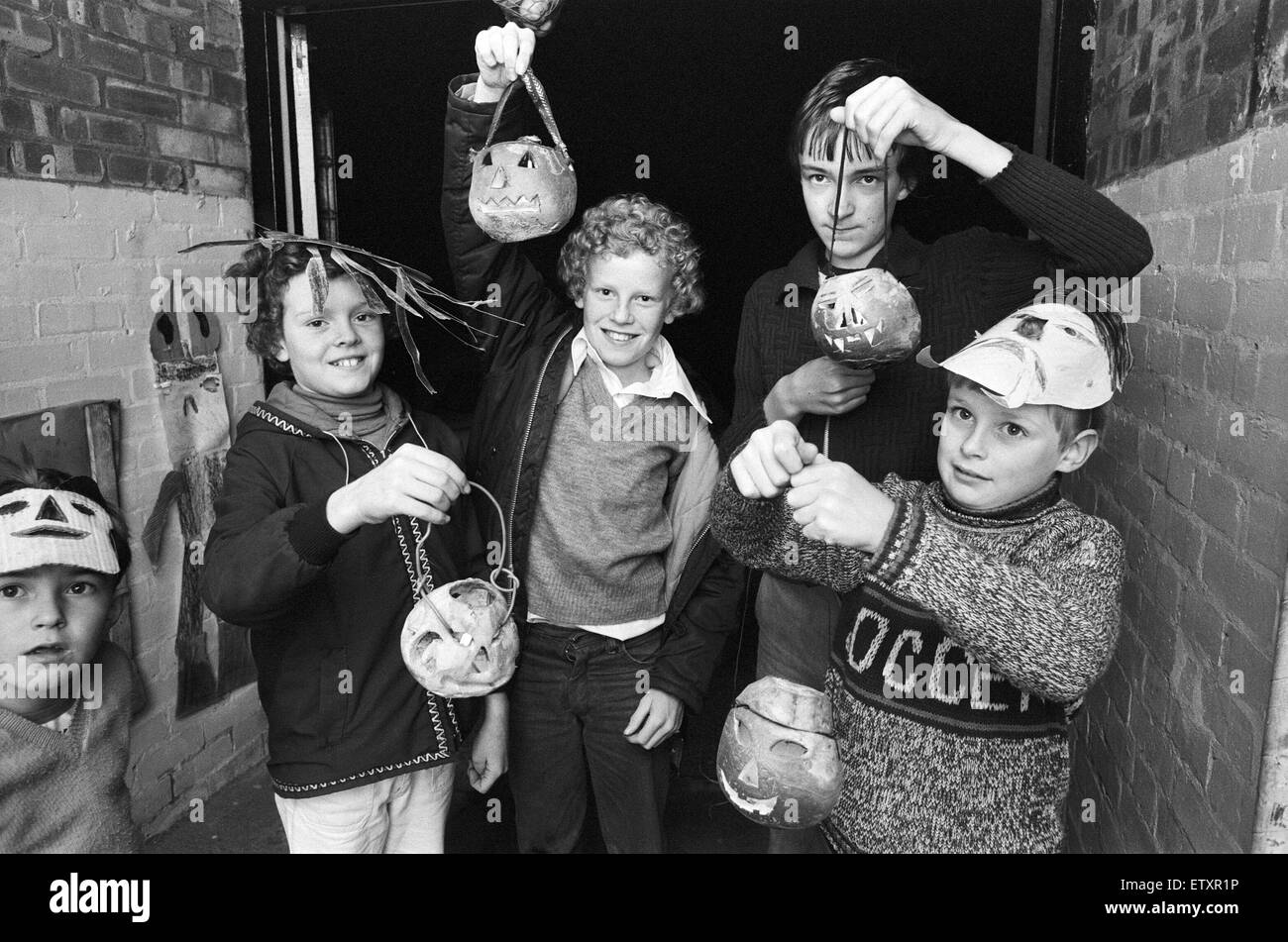 Kids Halloween party at Rousden Close Birmingham. 30th October 1978 Stock Photo