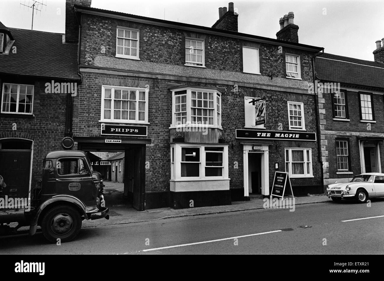 The Magpie Pub, Woburn Village, Bedfordshire. 24th July 1968. Stock Photo